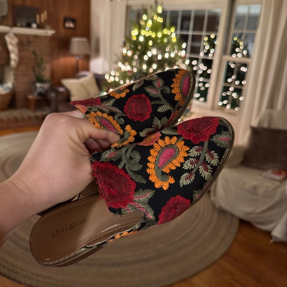 Indigo Women's Black Mules with Red and Orange Floral Embroidery